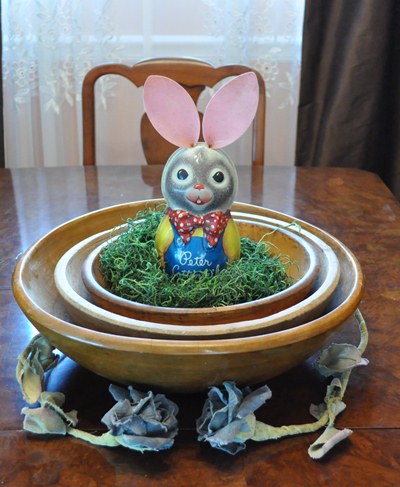Vintage 1950s Tin Peter Rabbit Musical Toy