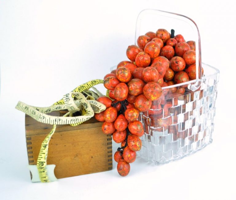 Video — Saturday’s Garage Sale Haul – Vintage Pickings