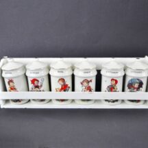 Vintage spice rack, Hummel style, from the 1980s