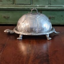 Figura Piero pewter turtle platter and cover